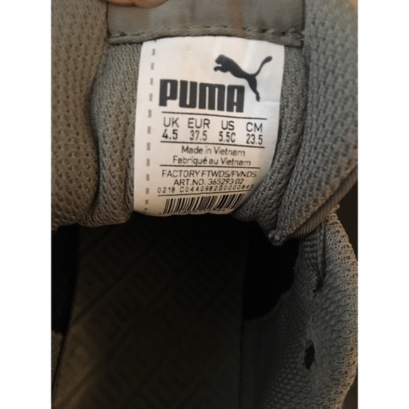 Kids Puma Sneakers 👟 - Picture 4 of 5